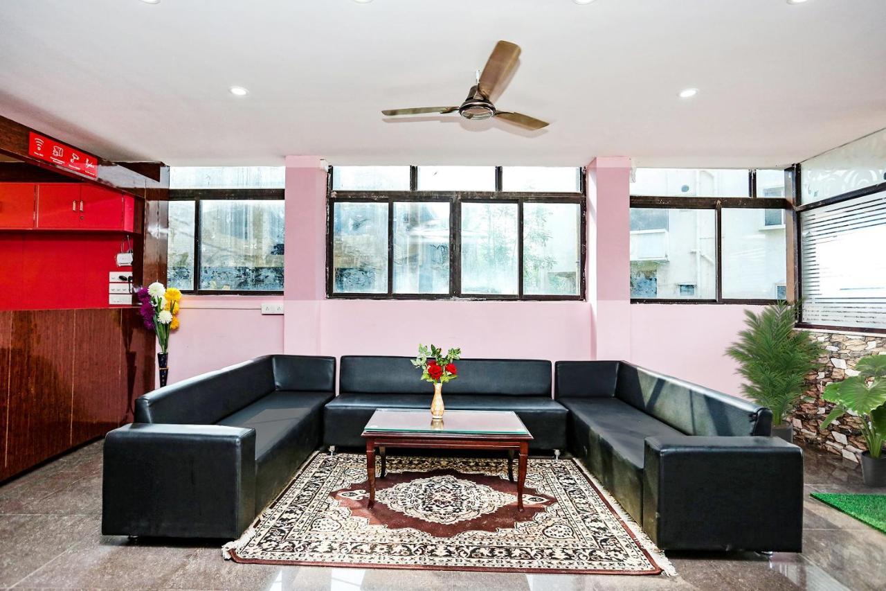 Super Collection O Aryan Hotel Khandagiri Bagian luar foto